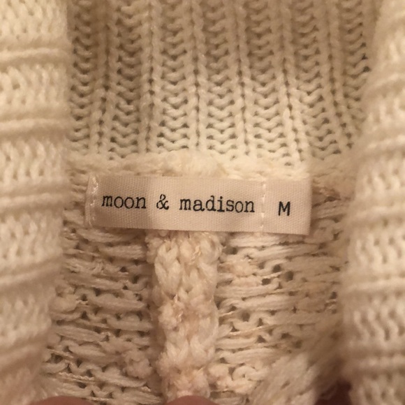 Moon & Madison - Medium -Cowl Neck T Sweater - Cream/Beige - Picture 4 of 6